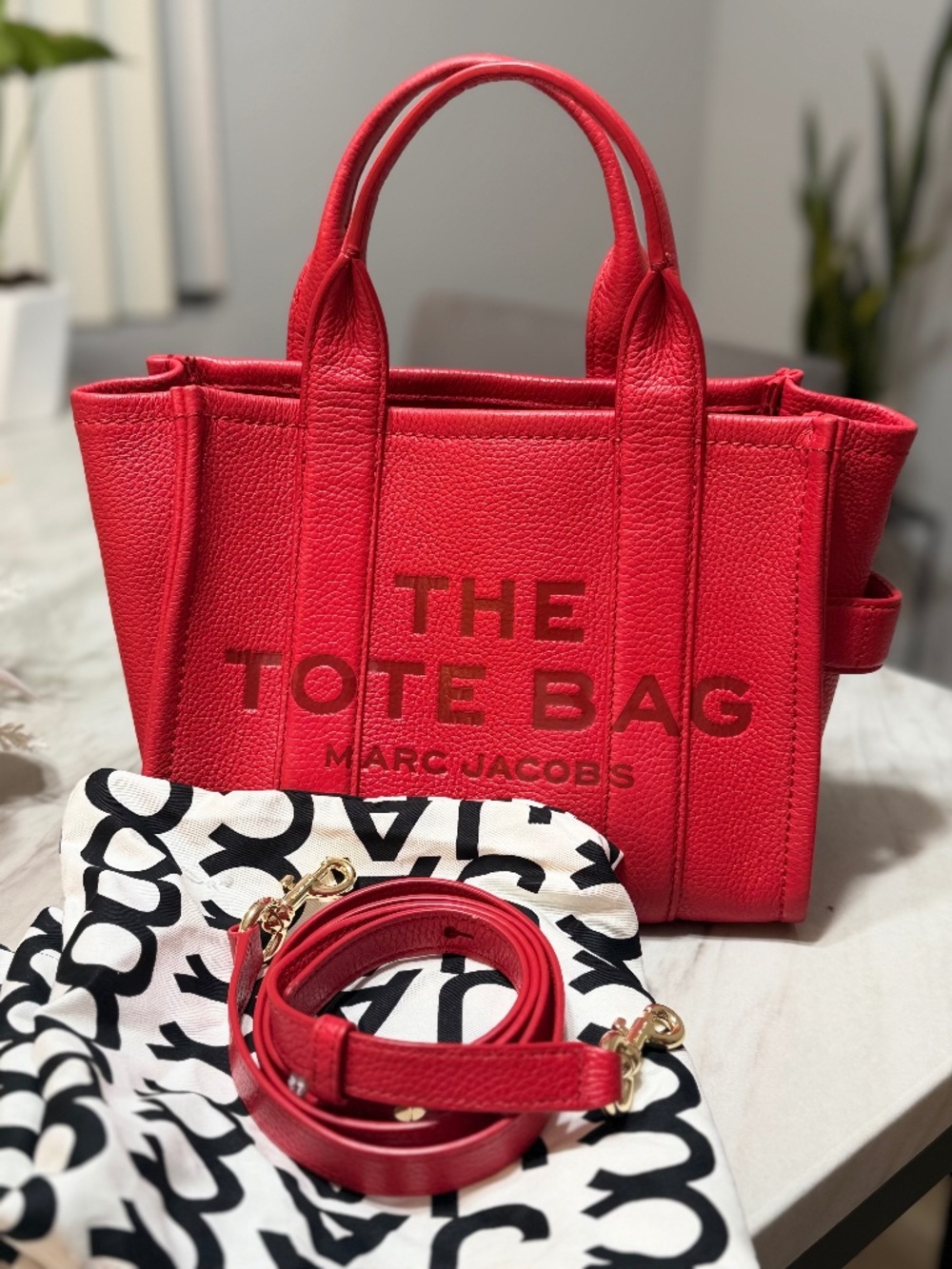 AUTHENTIC MARC JACOBS TOTE BAG MEDUIM